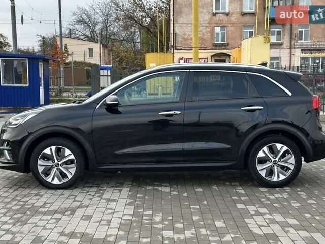 Чорний Кіа Niro, об'ємом двигуна 0 л та пробігом 148 тис. км за 18600 $, фото 7 на Automoto.ua