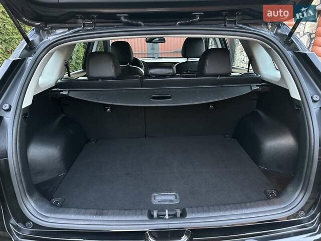 Черный Киа Niro, объемом двигателя 0 л и пробегом 115 тыс. км за 18700 $, фото 7 на Automoto.ua