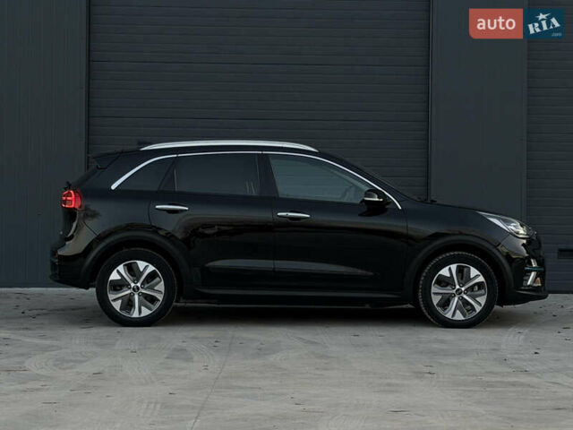 Черный Киа Niro, объемом двигателя 0 л и пробегом 142 тыс. км за 18900 $, фото 23 на Automoto.ua