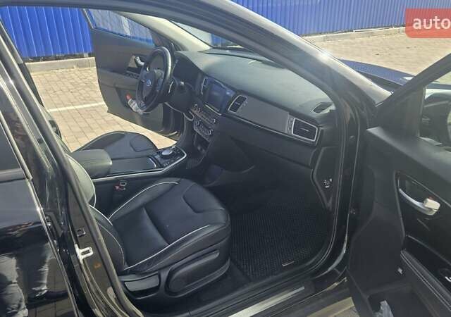 Черный Киа Niro, объемом двигателя 0 л и пробегом 121 тыс. км за 18500 $, фото 12 на Automoto.ua