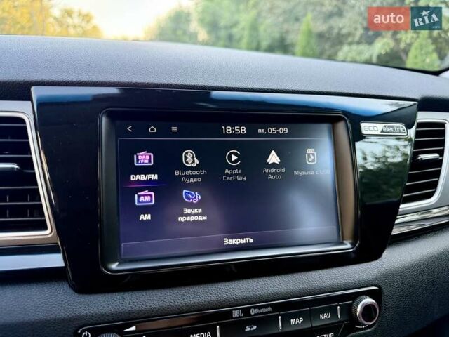 Черный Киа Niro, объемом двигателя 0 л и пробегом 128 тыс. км за 16800 $, фото 62 на Automoto.ua