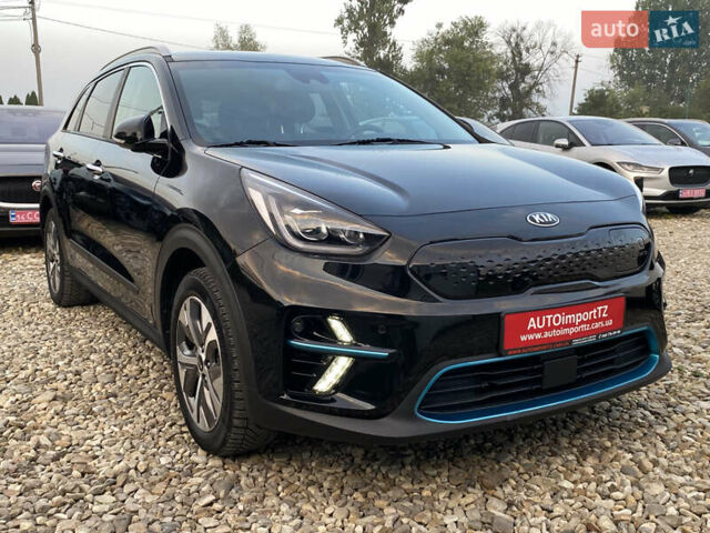 Чорний Кіа Niro, об'ємом двигуна 0 л та пробігом 64 тис. км за 22700 $, фото 26 на Automoto.ua
