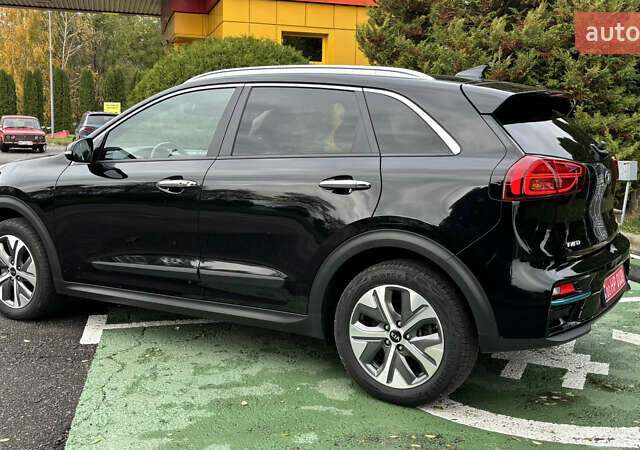 Чорний Кіа Niro, об'ємом двигуна 0 л та пробігом 110 тис. км за 19500 $, фото 25 на Automoto.ua