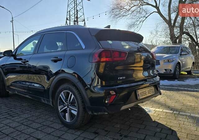 Черный Киа Niro, объемом двигателя 1.58 л и пробегом 32 тыс. км за 21000 $, фото 3 на Automoto.ua