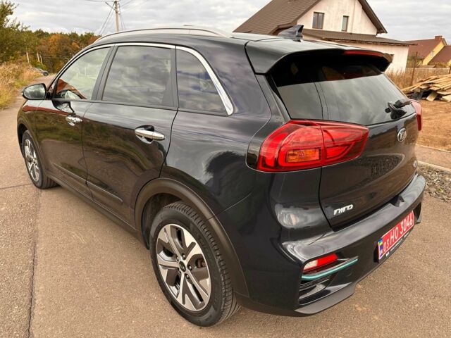 Киа Niro 2020 в Луцке на Automoto.ua Черный Киа Niro, объемом двигателя 0 л и пробегом 98 тыс. км за 19500 $, фото 3 на Automoto.ua