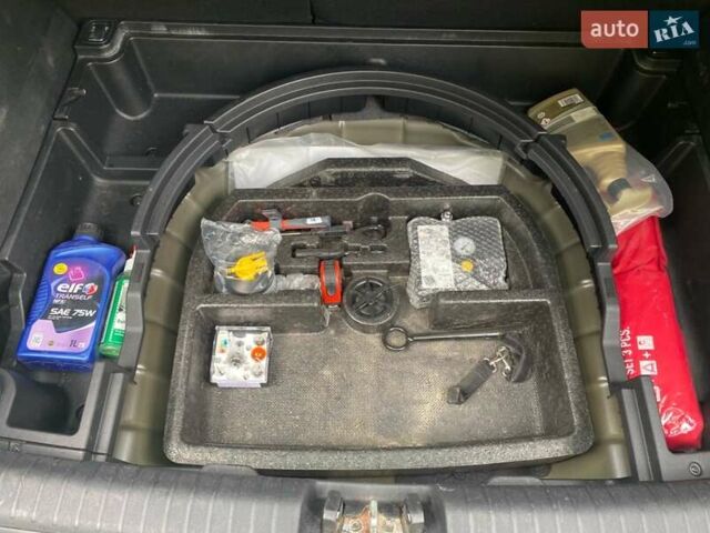 Чорний Кіа Niro, об'ємом двигуна 0 л та пробігом 139 тис. км за 16600 $, фото 9 на Automoto.ua