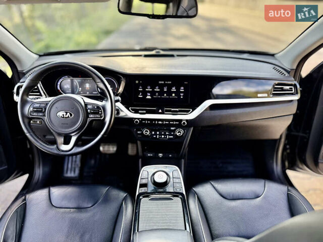 Черный Киа Niro, объемом двигателя 0 л и пробегом 165 тыс. км за 16999 $, фото 61 на Automoto.ua