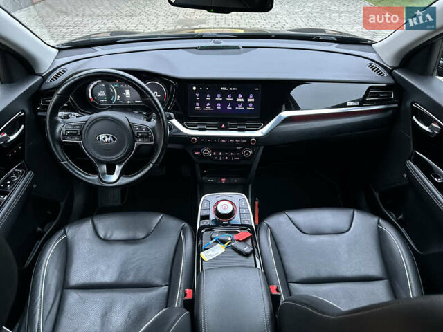 Черный Киа Niro, объемом двигателя 0 л и пробегом 135 тыс. км за 18650 $, фото 29 на Automoto.ua