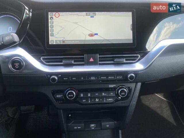 Чорний Кіа Niro, об'ємом двигуна 0 л та пробігом 131 тис. км за 21500 $, фото 42 на Automoto.ua