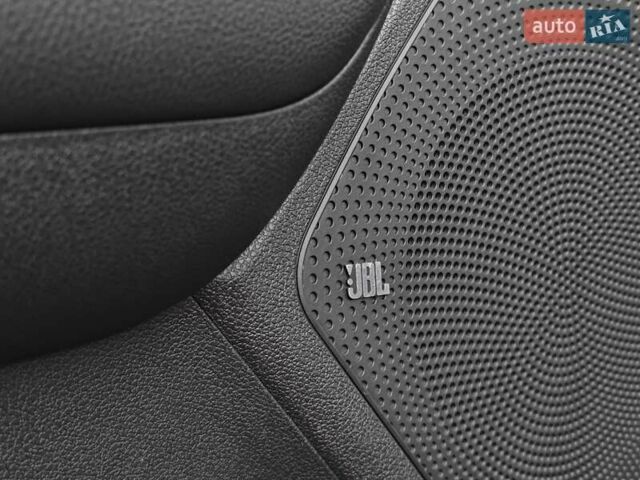 Чорний Кіа Niro, об'ємом двигуна 0 л та пробігом 115 тис. км за 20700 $, фото 30 на Automoto.ua