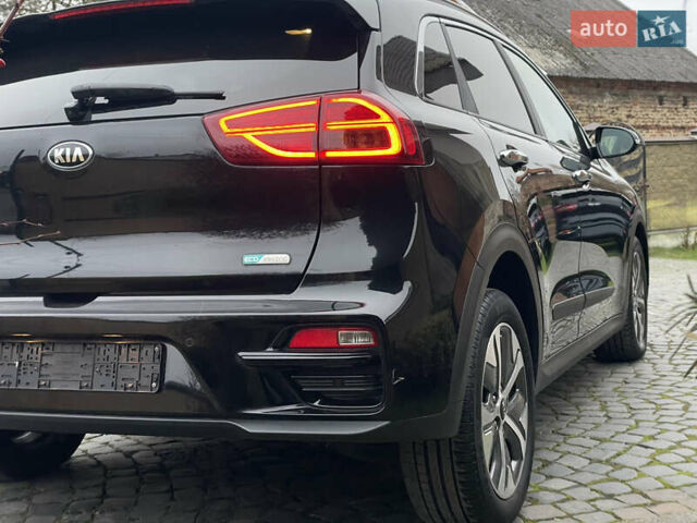 Черный Киа Niro, объемом двигателя 0 л и пробегом 111 тыс. км за 19300 $, фото 5 на Automoto.ua
