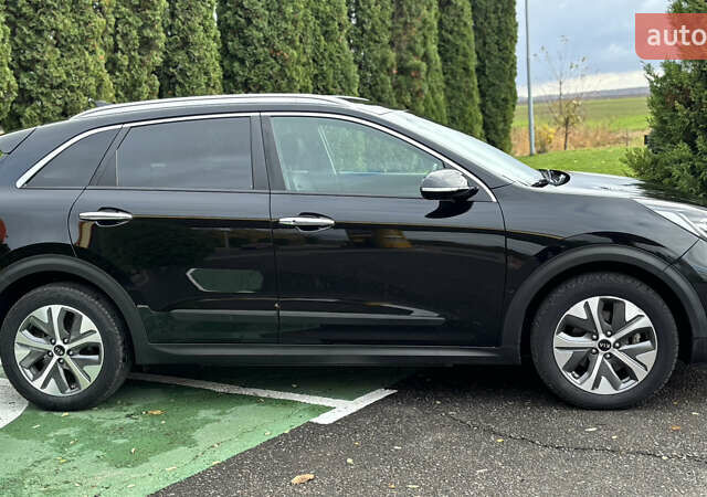 Чорний Кіа Niro, об'ємом двигуна 0 л та пробігом 110 тис. км за 19500 $, фото 46 на Automoto.ua