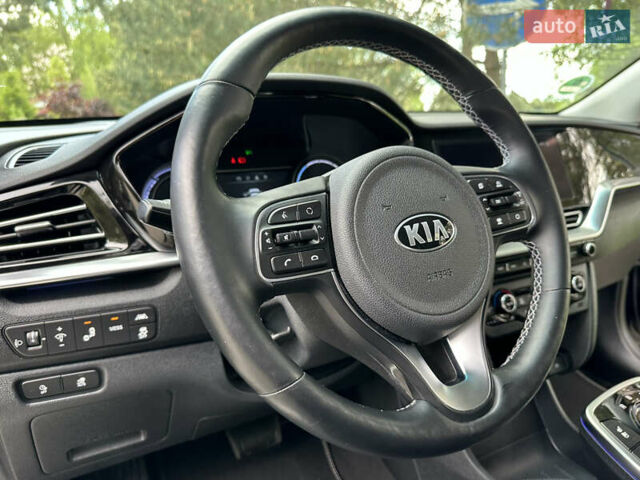 Чорний Кіа Niro, об'ємом двигуна 0 л та пробігом 46 тис. км за 19750 $, фото 44 на Automoto.ua