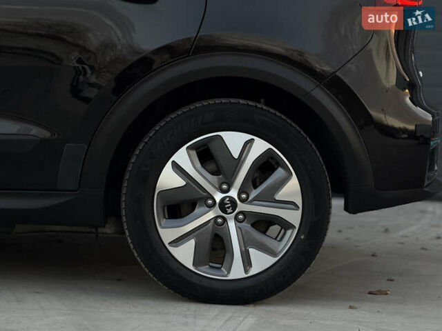 Черный Киа Niro, объемом двигателя 0 л и пробегом 142 тыс. км за 18900 $, фото 30 на Automoto.ua