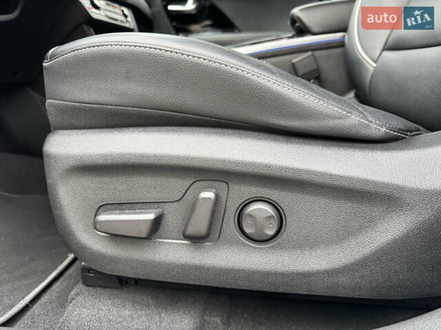 Чорний Кіа Niro, об'ємом двигуна 0 л та пробігом 107 тис. км за 20500 $, фото 43 на Automoto.ua