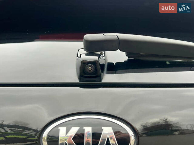 Черный Киа Niro, объемом двигателя 0 л и пробегом 140 тыс. км за 21500 $, фото 8 на Automoto.ua