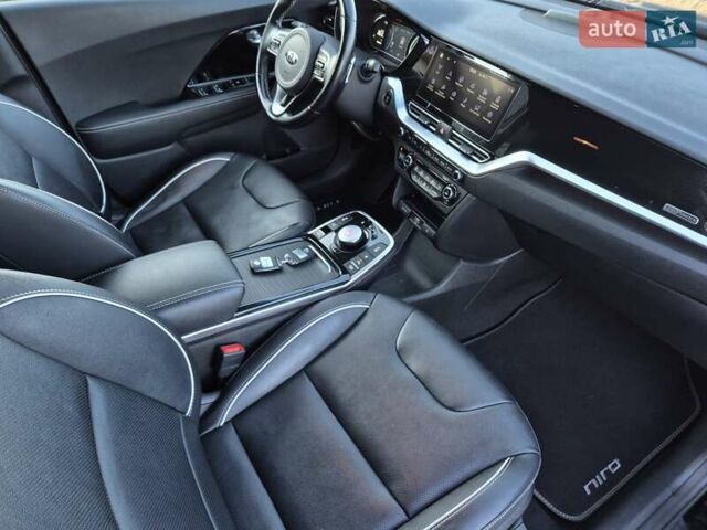 Черный Киа Niro, объемом двигателя 0 л и пробегом 132 тыс. км за 19449 $, фото 32 на Automoto.ua