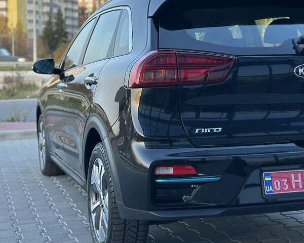 Чорний Кіа Niro, об'ємом двигуна 0 л та пробігом 98 тис. км за 19400 $, фото 19 на Automoto.ua