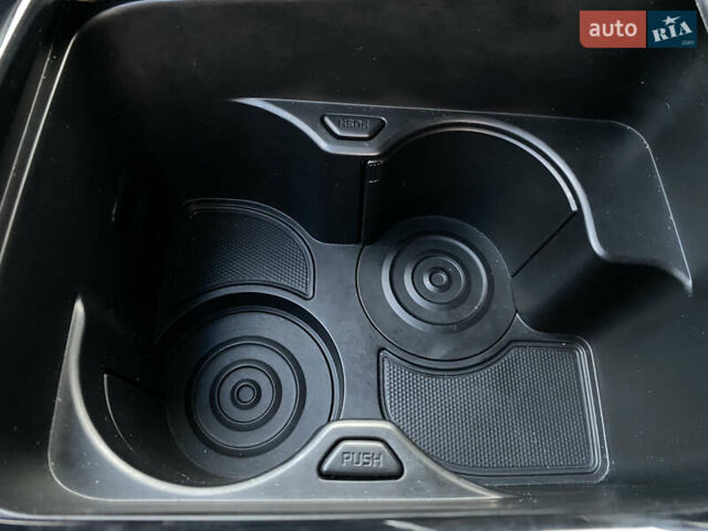 Киа Niro 2020 в Львове на Automoto.ua Черный Киа Niro, объемом двигателя 0 л и пробегом 64 тыс. км за 22700 $, фото 74 на Automoto.ua