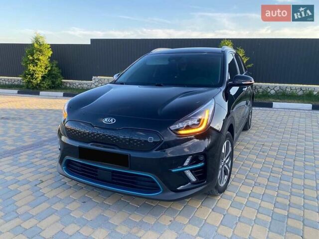 Чорний Кіа Niro, об'ємом двигуна 0 л та пробігом 108 тис. км за 19300 $, фото 2 на Automoto.ua