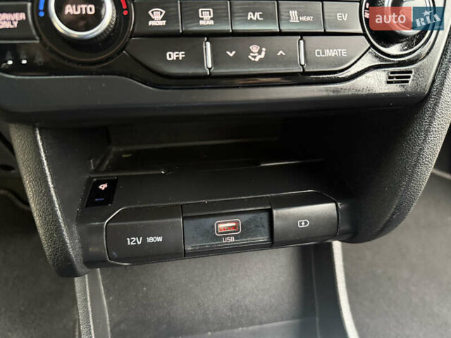 Киа Niro 2020 в Трускавце на Automoto.ua Черный Киа Niro, объемом двигателя 0 л и пробегом 97 тыс. км за 16999 $, фото 41 на Automoto.ua