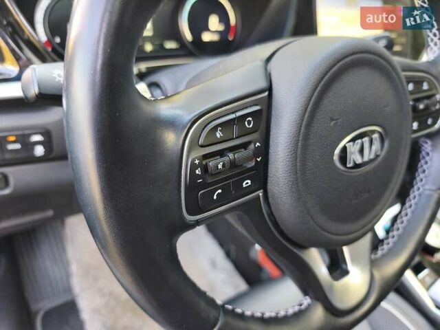 Черный Киа Niro, объемом двигателя 0 л и пробегом 46 тыс. км за 17000 $, фото 44 на Automoto.ua