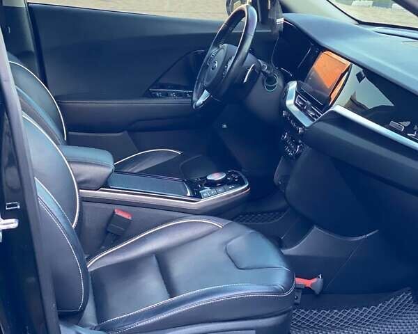 Чорний Кіа Niro, об'ємом двигуна 0 л та пробігом 108 тис. км за 19300 $, фото 14 на Automoto.ua