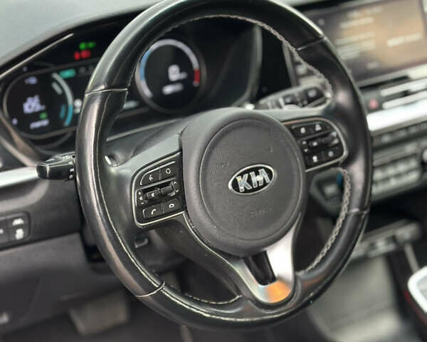 Киа Niro 2020 в Золочев на Automoto.ua Черный Киа Niro, объемом двигателя 0 л и пробегом 145 тыс. км за 18150 $, фото 39 на Automoto.ua