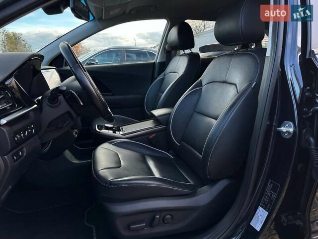 Чорний Кіа Niro, об'ємом двигуна 0 л та пробігом 68 тис. км за 24200 $, фото 1 на Automoto.ua