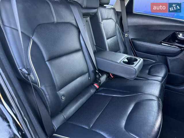 Чорний Кіа Niro, об'ємом двигуна 0 л та пробігом 144 тис. км за 19500 $, фото 64 на Automoto.ua