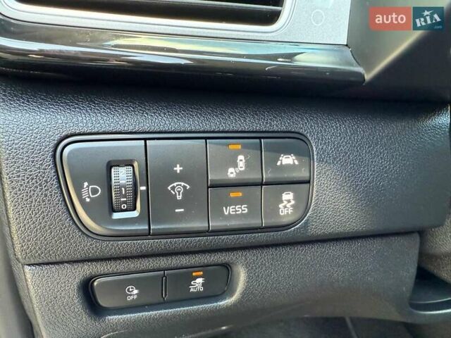 Черный Киа Niro, объемом двигателя 0 л и пробегом 84 тыс. км за 19500 $, фото 15 на Automoto.ua