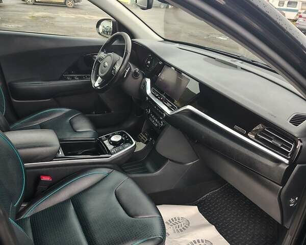 Чорний Кіа Niro, об'ємом двигуна 0 л та пробігом 146 тис. км за 18900 $, фото 13 на Automoto.ua