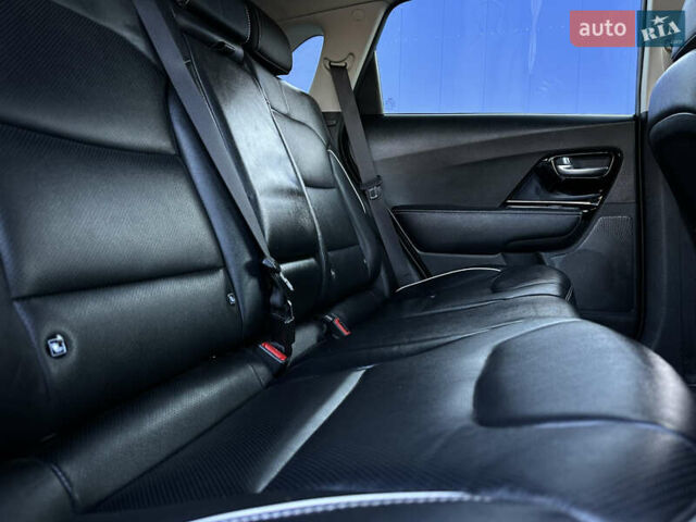 Чорний Кіа Niro, об'ємом двигуна 0 л та пробігом 144 тис. км за 19500 $, фото 66 на Automoto.ua