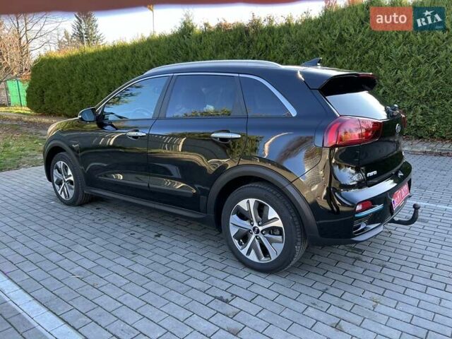 Чорний Кіа Niro, об'ємом двигуна 0 л та пробігом 112 тис. км за 20499 $, фото 17 на Automoto.ua