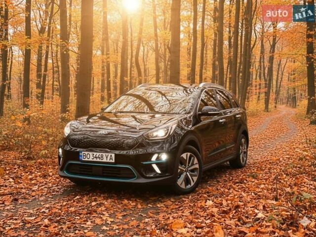 Чорний Кіа Niro, об'ємом двигуна 0 л та пробігом 112 тис. км за 19850 $, фото 10 на Automoto.ua