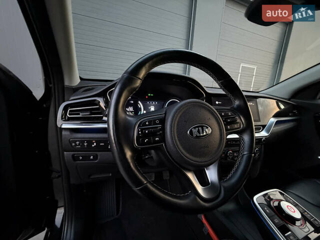 Черный Киа Niro, объемом двигателя 0 л и пробегом 142 тыс. км за 18900 $, фото 39 на Automoto.ua