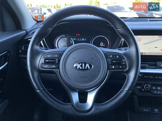 Черный Киа Niro, объемом двигателя 0 л и пробегом 93 тыс. км за 22700 $, фото 26 на Automoto.ua