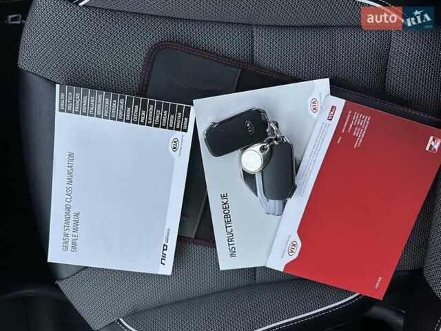 Черный Киа Niro, объемом двигателя 0 л и пробегом 115 тыс. км за 18700 $, фото 28 на Automoto.ua