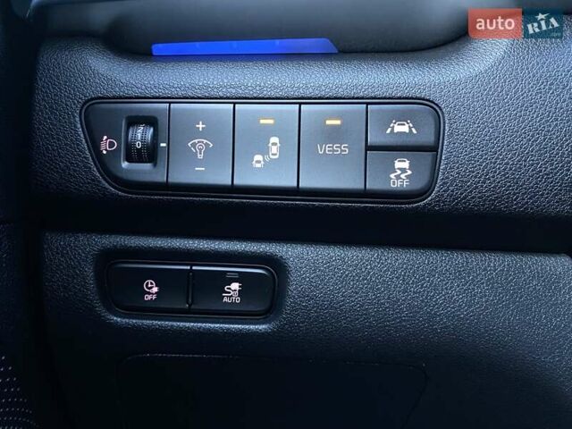 Черный Киа Niro, объемом двигателя 0 л и пробегом 93 тыс. км за 22700 $, фото 6 на Automoto.ua