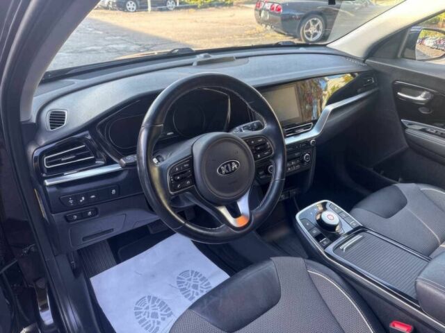 Черный Киа Niro, объемом двигателя 0 л и пробегом 34 тыс. км за 12700 $, фото 6 на Automoto.ua