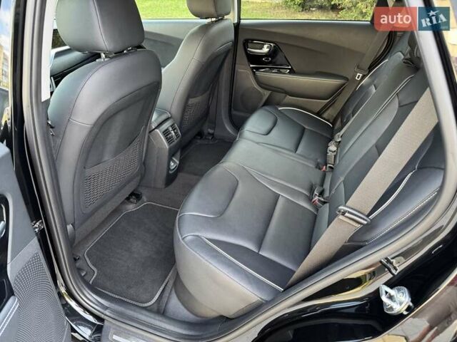 Черный Киа Niro, объемом двигателя 0 л и пробегом 98 тыс. км за 20999 $, фото 24 на Automoto.ua