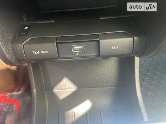 Черный Киа Niro, объемом двигателя 0 л и пробегом 151 тыс. км за 19300 $, фото 12 на Automoto.ua