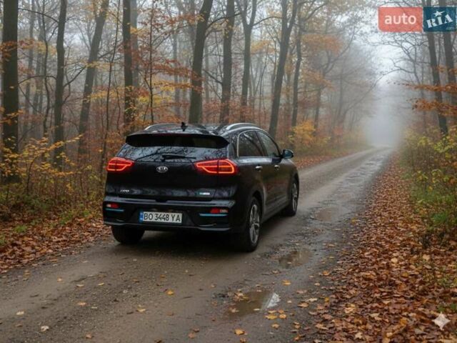 Чорний Кіа Niro, об'ємом двигуна 0 л та пробігом 112 тис. км за 19850 $, фото 17 на Automoto.ua