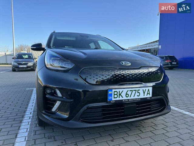Чорний Кіа Niro, об'ємом двигуна 0 л та пробігом 144 тис. км за 19500 $, фото 4 на Automoto.ua