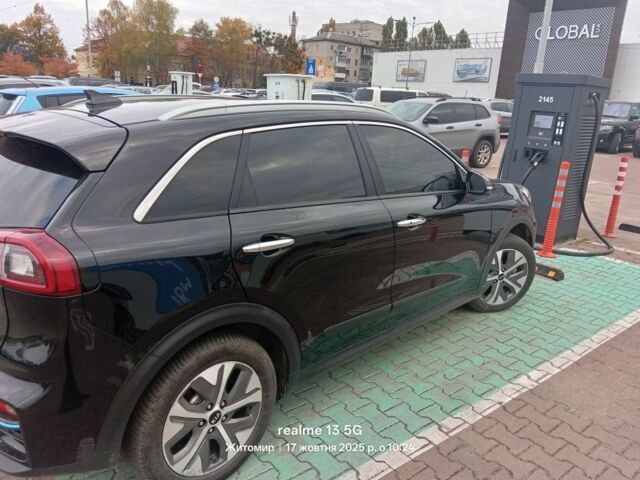 Чорний Кіа Niro, об'ємом двигуна 0 л та пробігом 170 тис. км за 16500 $, фото 3 на Automoto.ua