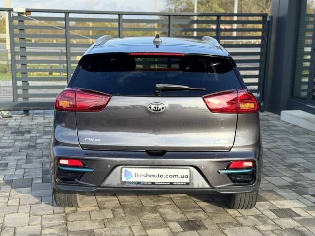 Черный Киа Niro, объемом двигателя 0 л и пробегом 142 тыс. км за 18900 $, фото 10 на Automoto.ua