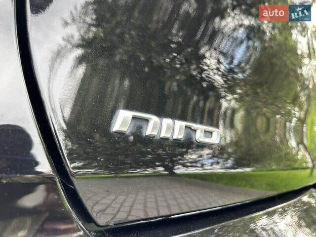 Чорний Кіа Niro, об'ємом двигуна 0 л та пробігом 46 тис. км за 19750 $, фото 28 на Automoto.ua