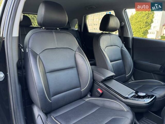 Черный Киа Niro, объемом двигателя 0 л и пробегом 98 тыс. км за 20999 $, фото 31 на Automoto.ua