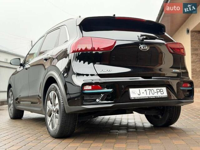 Чорний Кіа Niro, об'ємом двигуна 0 л та пробігом 89 тис. км за 20799 $, фото 12 на Automoto.ua
