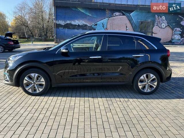 Чорний Кіа Niro, об'ємом двигуна 0 л та пробігом 112 тис. км за 20499 $, фото 3 на Automoto.ua